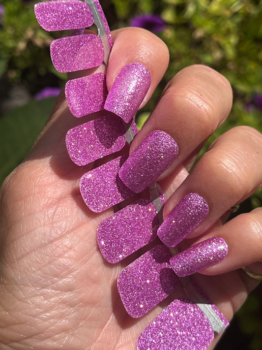 Dazzling Dahlias – Pink Glitter Nail Wraps | Peachy Peach Nails