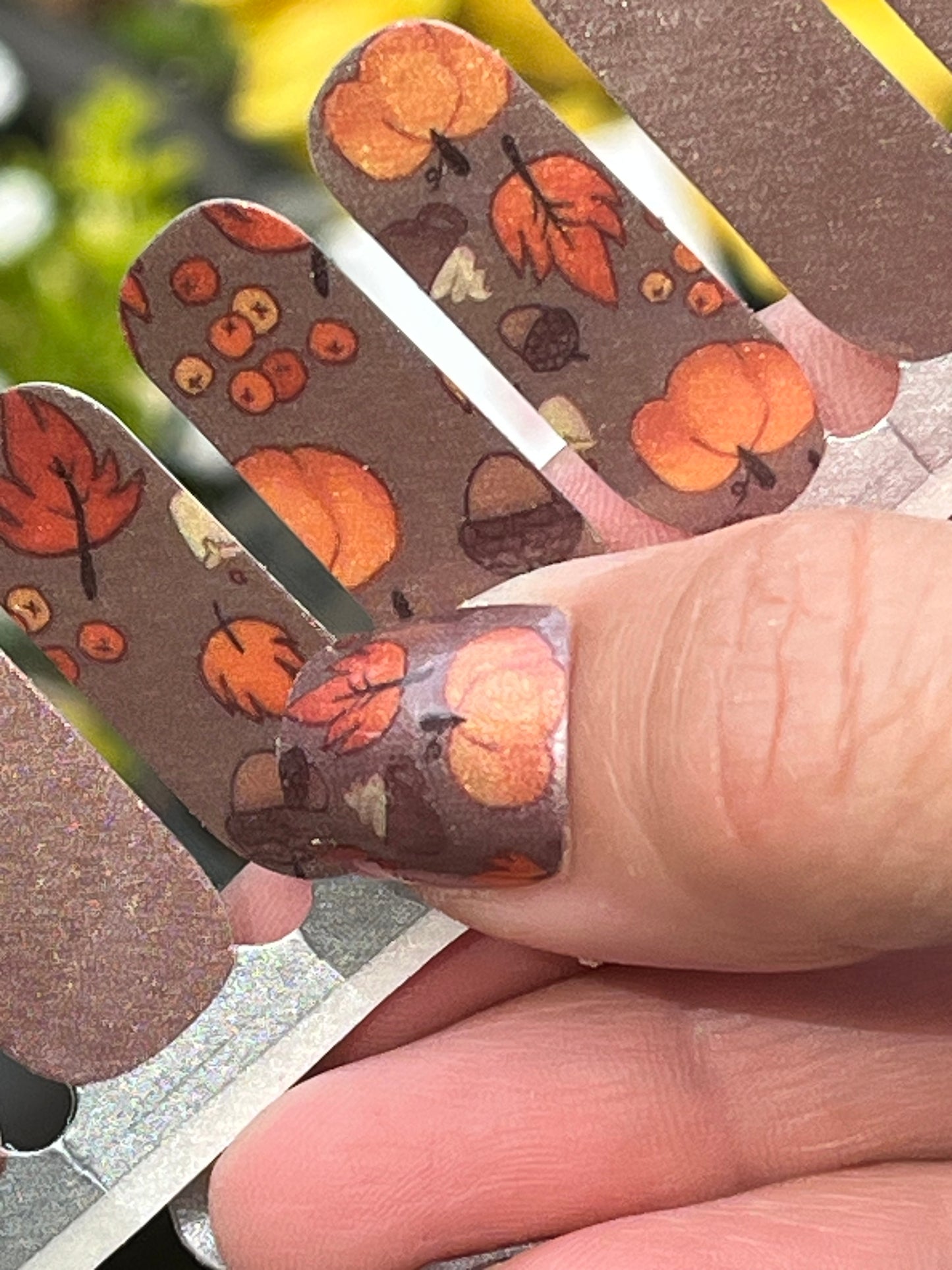 Pumpkin Spice – Fall Pumpkins & Leaves Shimmer Nail Wraps