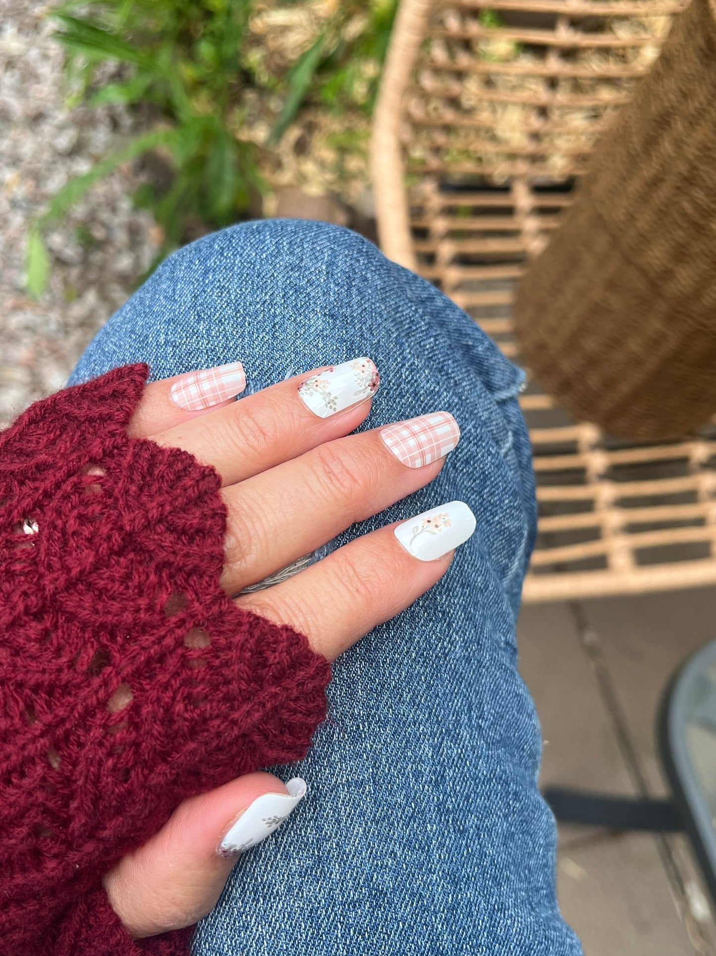 Autumn Bouquet – Dusty Pink Plaid & Floral Nail Wraps