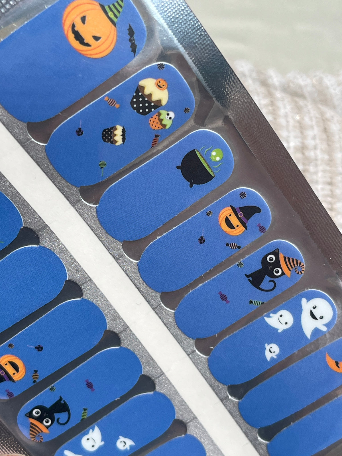 Trick or Treats - Nail Wraps